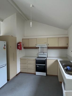 The unit is set up to build confidence in the kitchen, and has plenty of space for two people to cook alongside each other. 